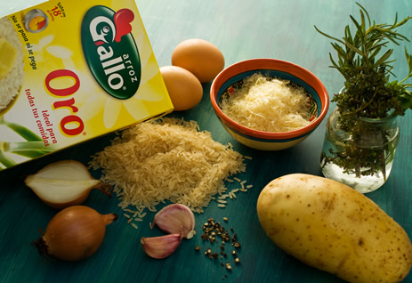 Un tip, muchas hierbas picadas para dar sabor a estas croquetas.